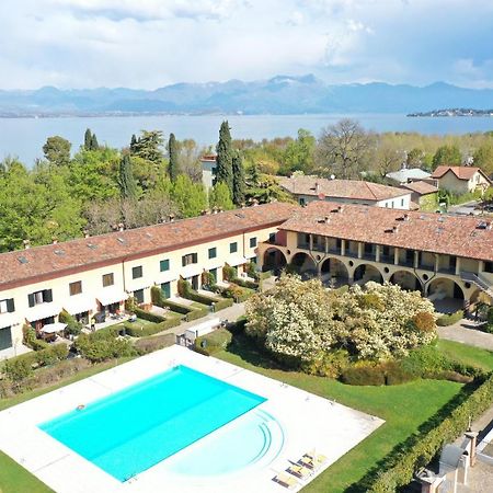 Dolce Blu Sirmione Apartment Rivoltella del Garda Luaran gambar