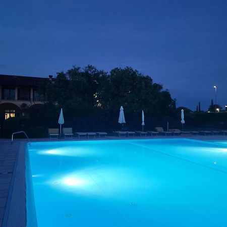 Dolce Blu Sirmione Apartment Rivoltella del Garda Luaran gambar