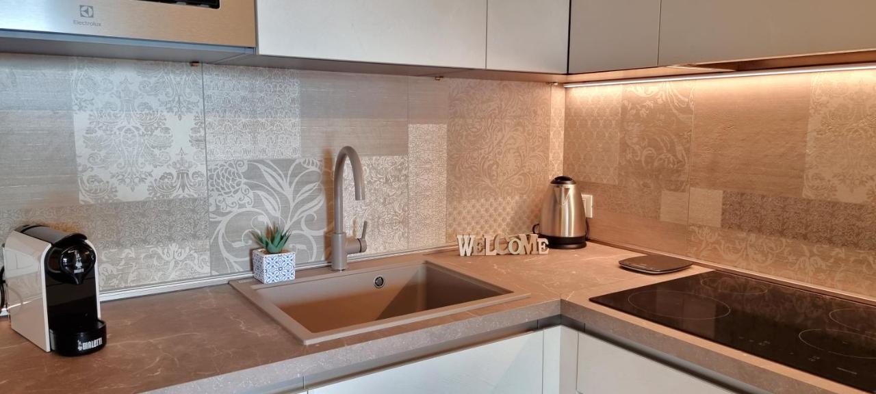 Dolce Blu Sirmione Apartment Rivoltella del Garda Luaran gambar