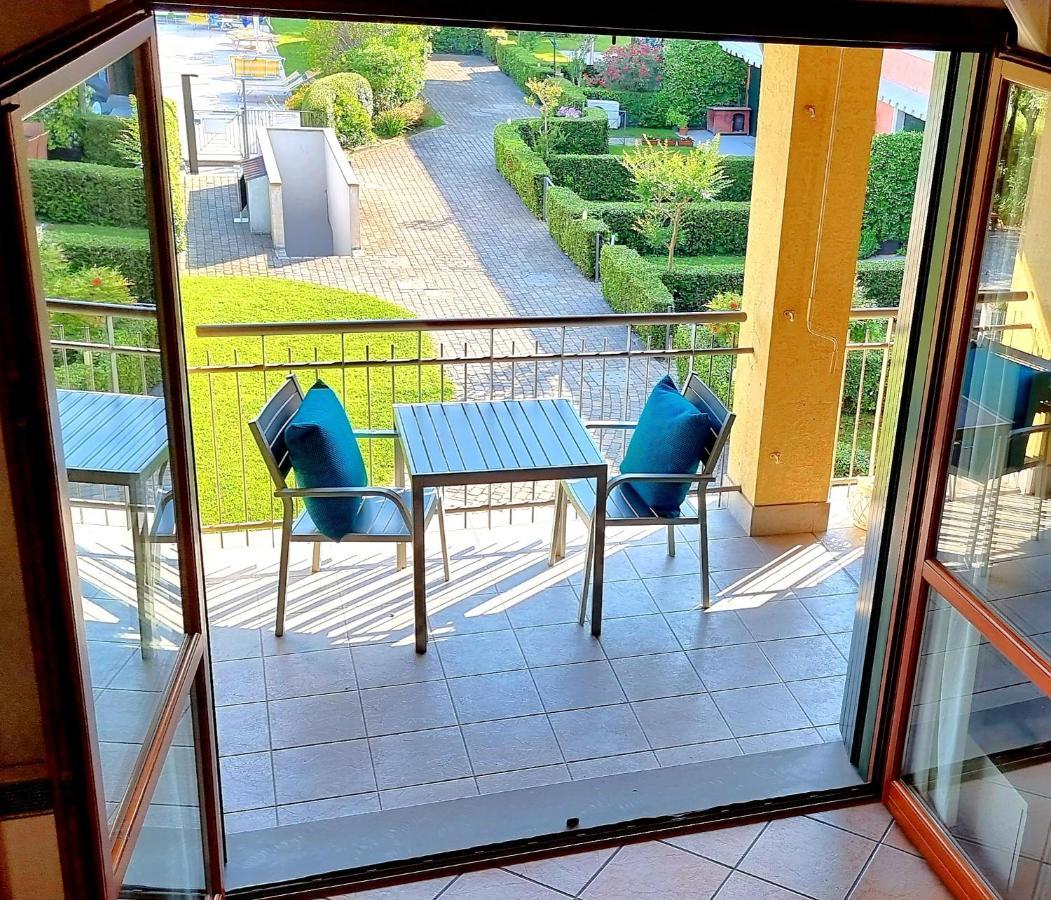 Dolce Blu Sirmione Apartment Rivoltella del Garda Luaran gambar
