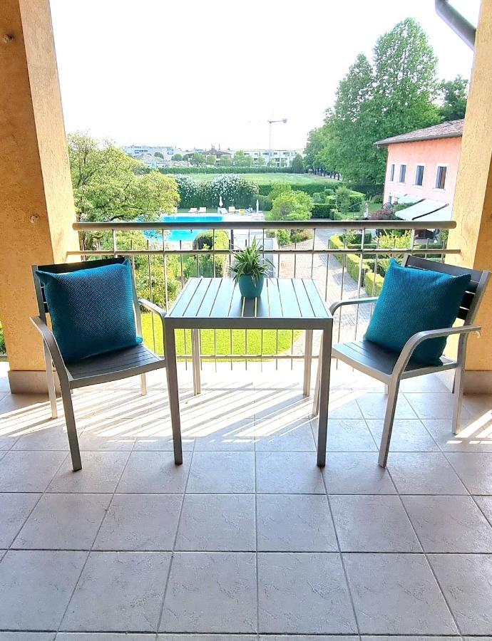 Dolce Blu Sirmione Apartment Rivoltella del Garda Luaran gambar
