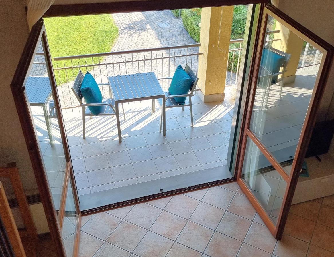 Dolce Blu Sirmione Apartment Rivoltella del Garda Luaran gambar